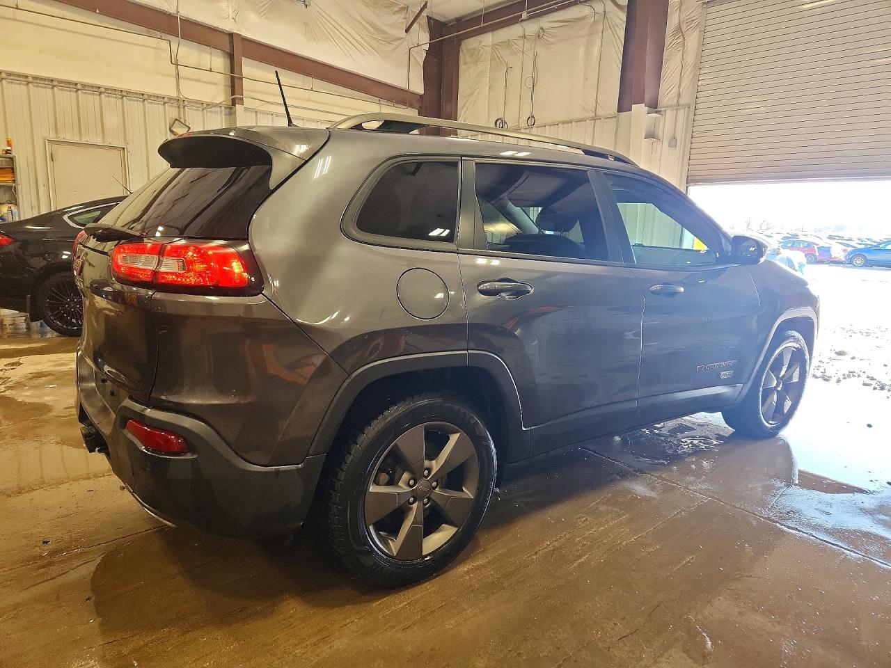 2016 JEEP CHEROKEE LATITUDE photo 5