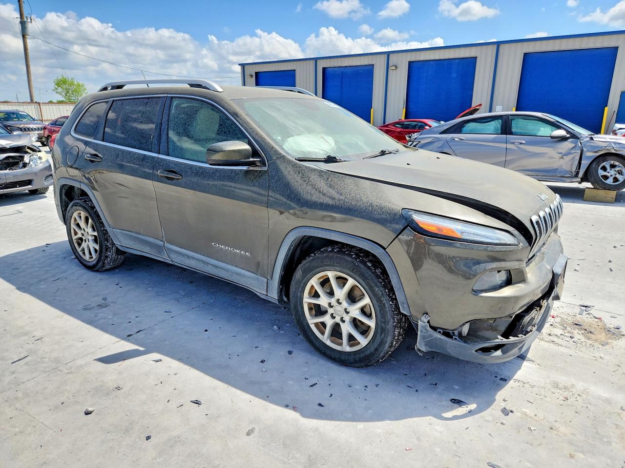 2015 JEEP CHEROKEE LATITUDE photo 4