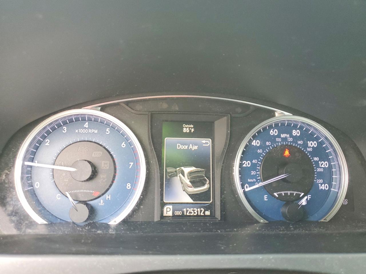 2016 TOYOTA CAMRY LE photo 17