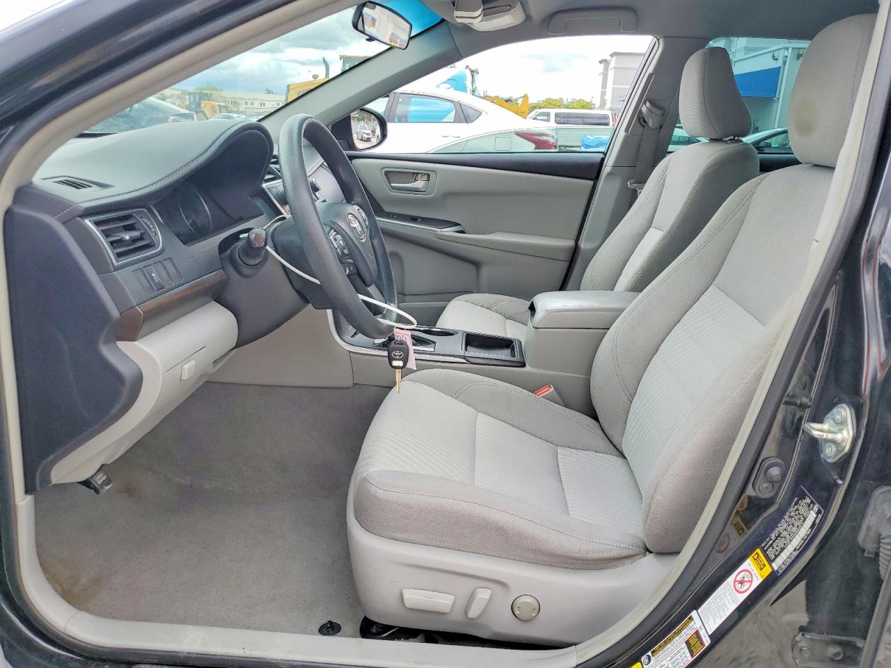 2016 TOYOTA CAMRY LE photo 13