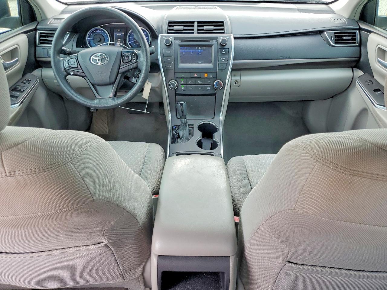 2016 TOYOTA CAMRY LE photo 15