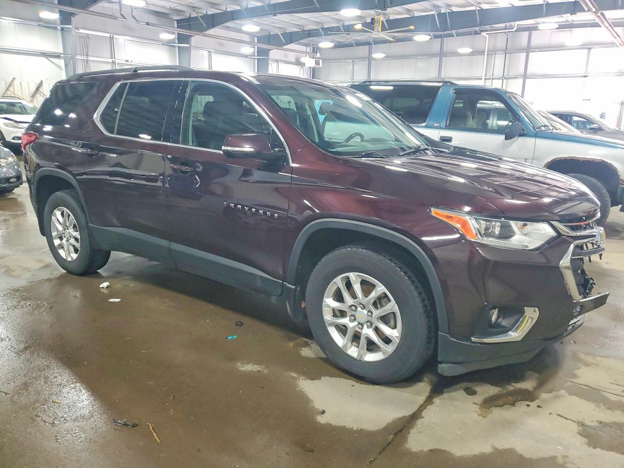 2020 CHEVROLET TRAVERSE LT photo 4