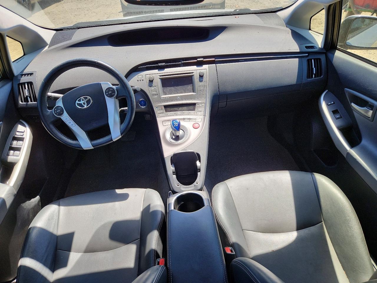 2015 TOYOTA PRIUS FOUR photo 22