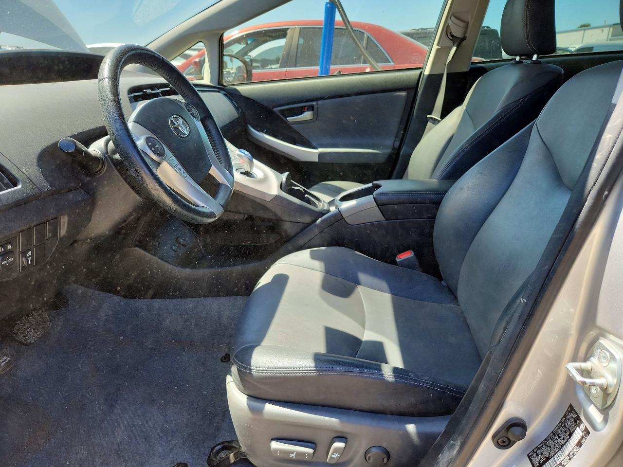 2015 TOYOTA PRIUS FOUR photo 19