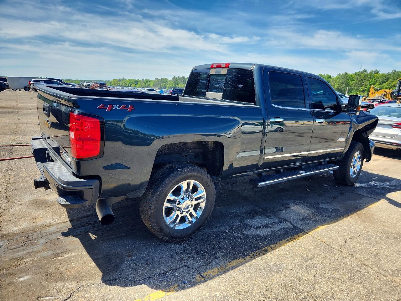 2018 CHEVROLET SILVERADO K2500 HIGH COUNTRY photo 3