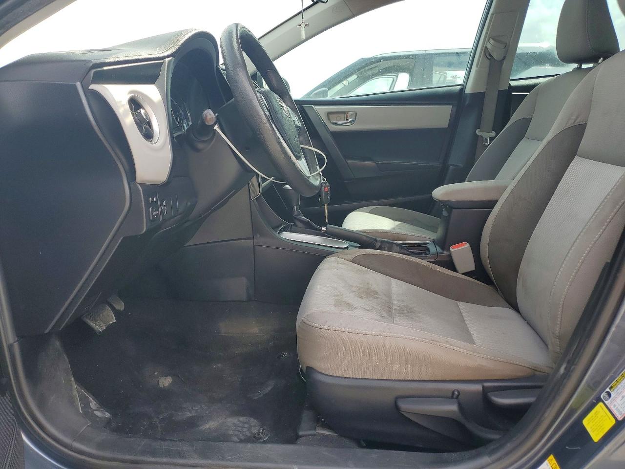 2017 TOYOTA COROLLA LE photo 13