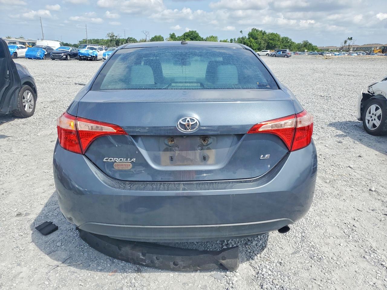 2017 TOYOTA COROLLA LE photo 11