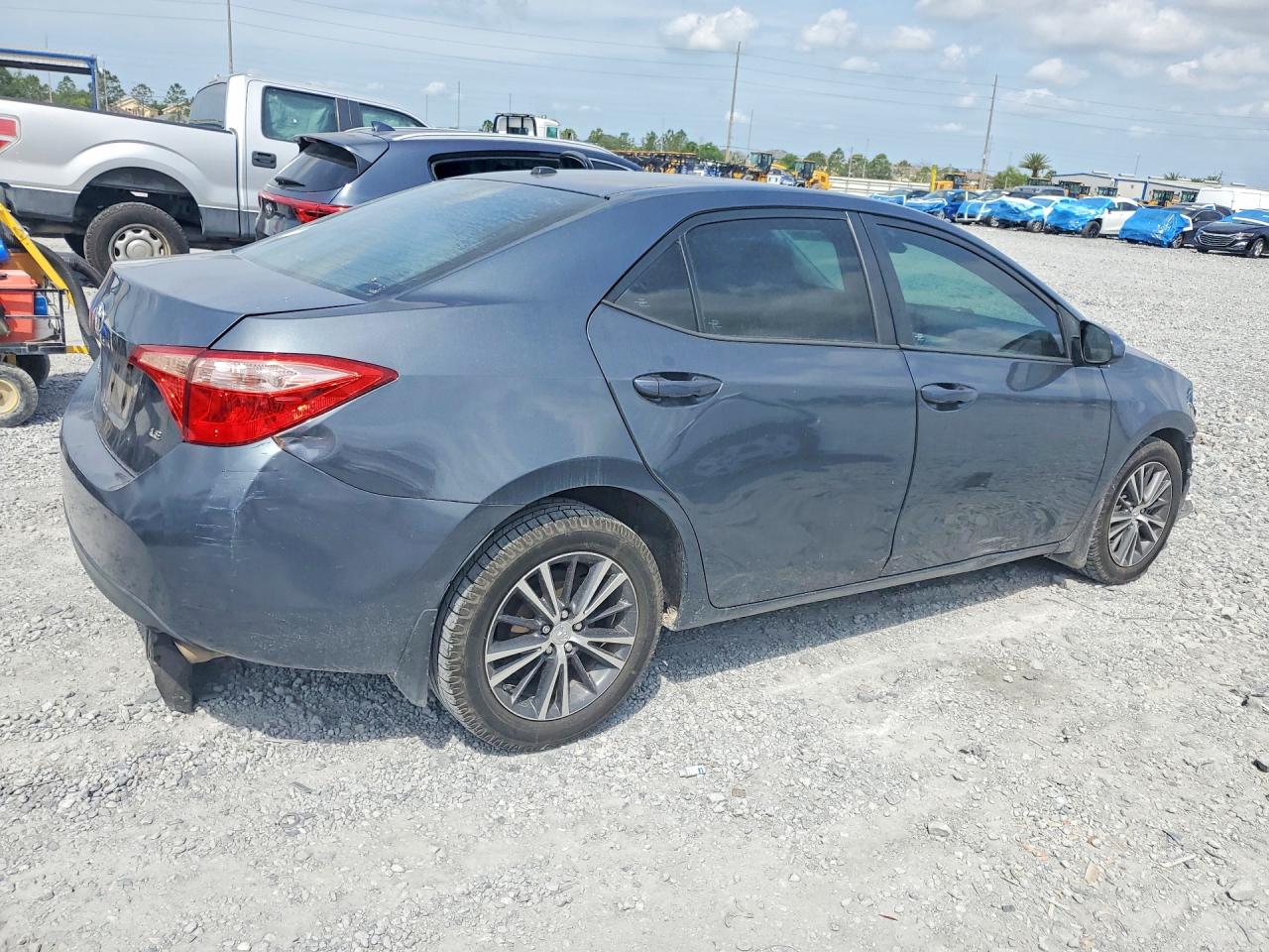 2017 TOYOTA COROLLA LE photo 5