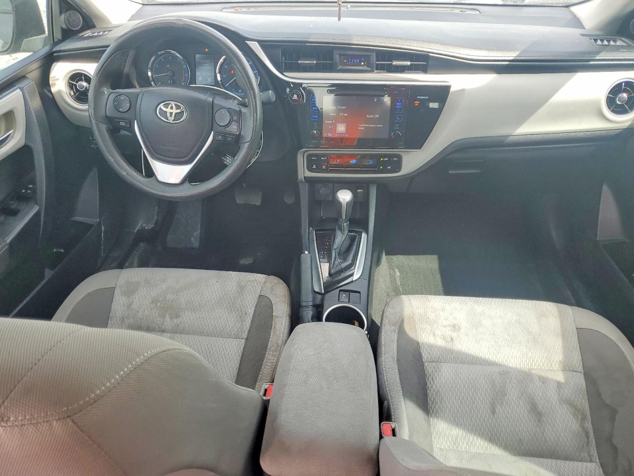 2017 TOYOTA COROLLA LE photo 15