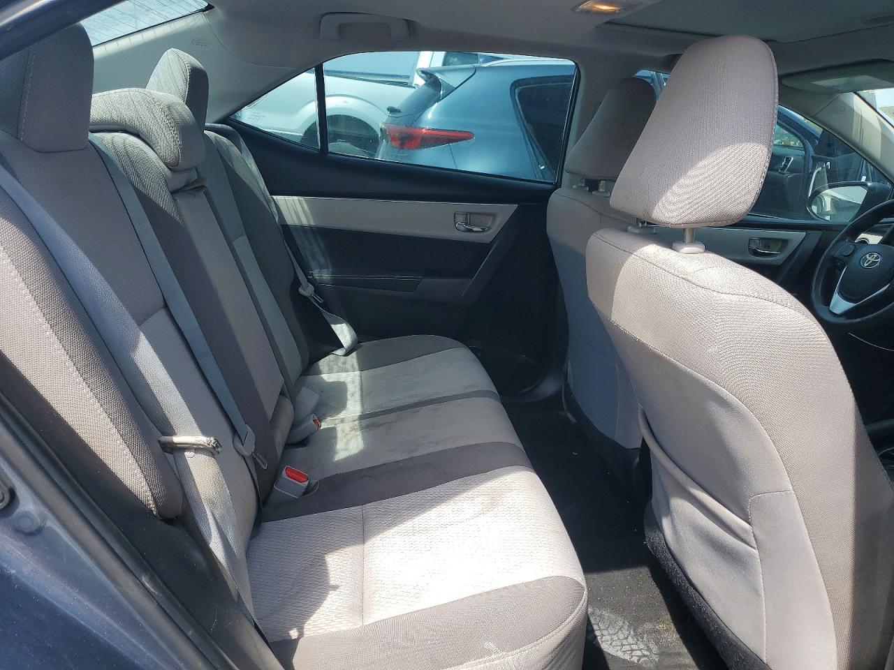 2017 TOYOTA COROLLA LE photo 19