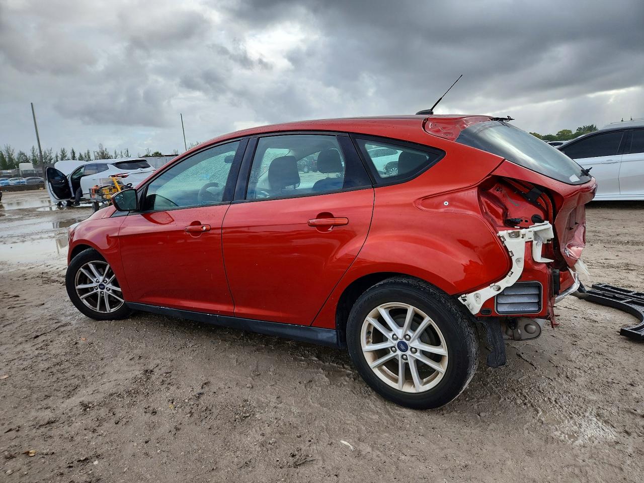 2018 FORD FOCUS SE photo 3