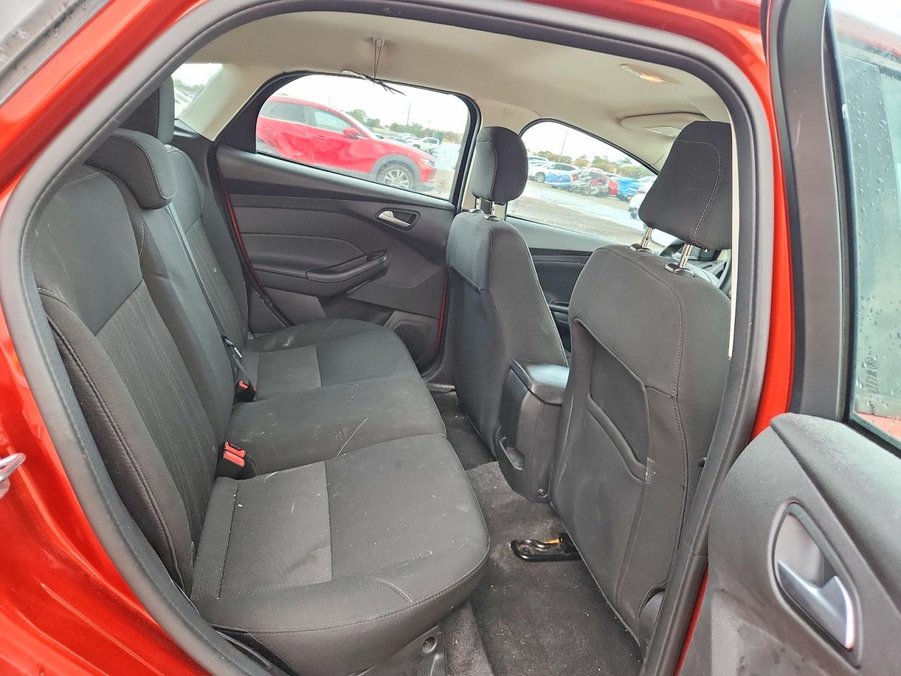 2018 FORD FOCUS SE photo 19
