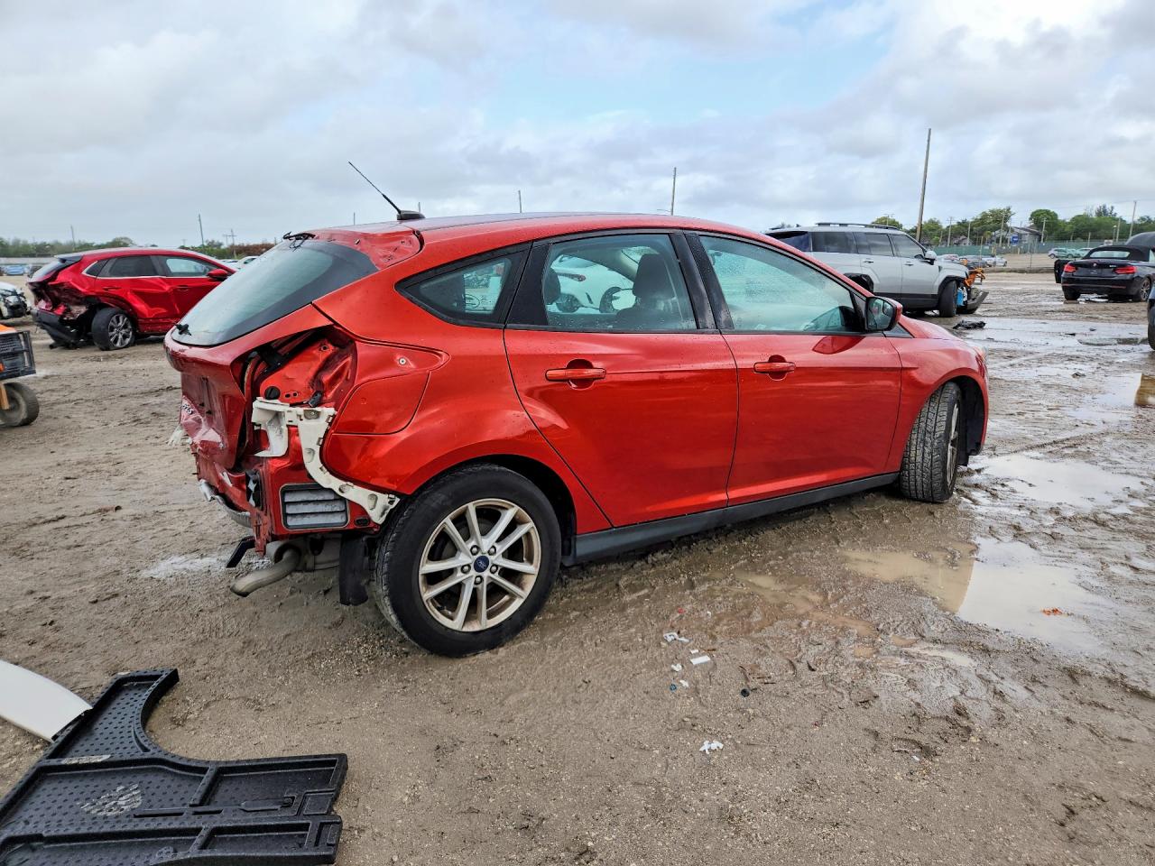 2018 FORD FOCUS SE photo 5