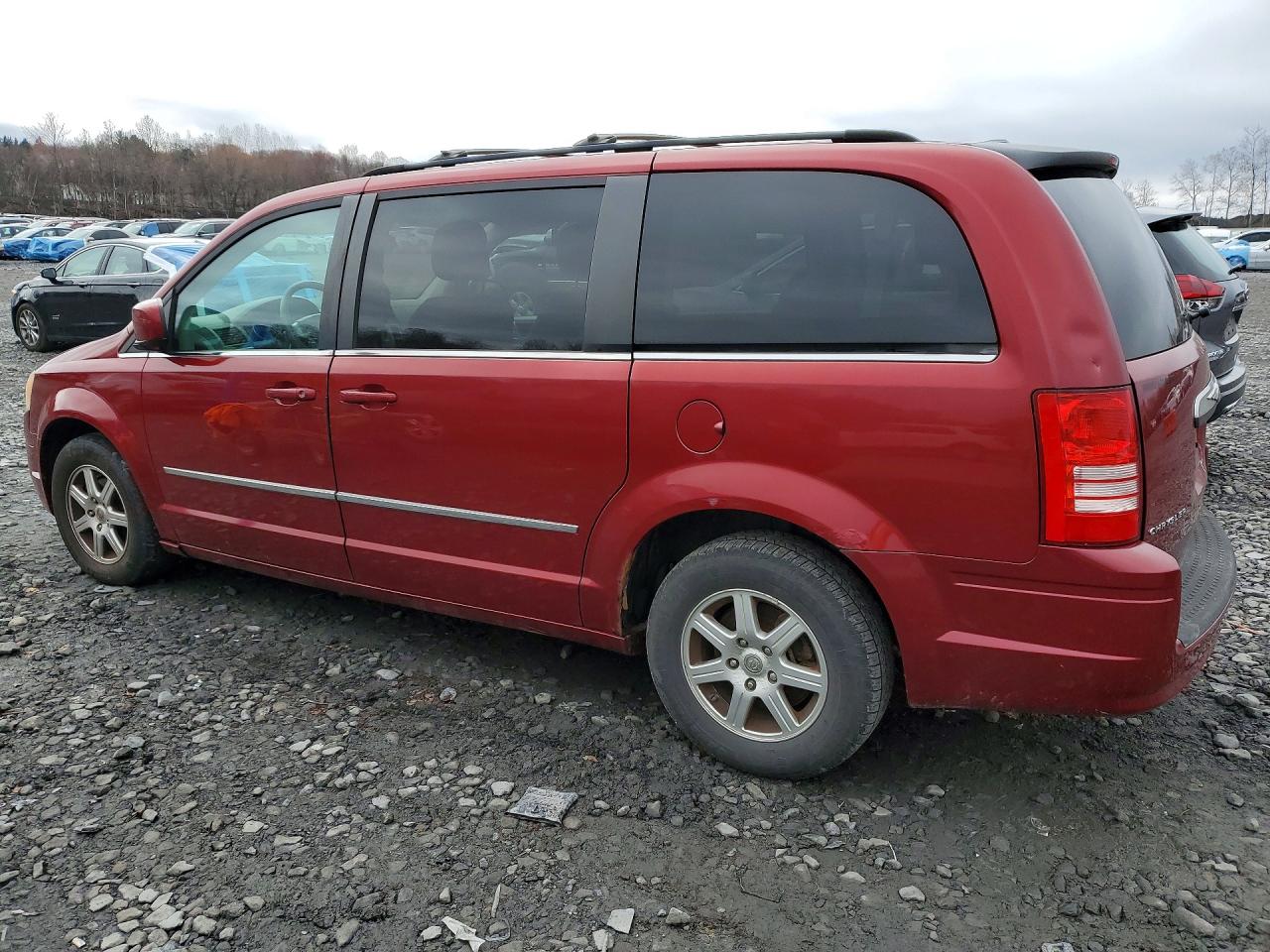 2010 CHRYSLER TOWN & COUNTRY TOURING photo 3