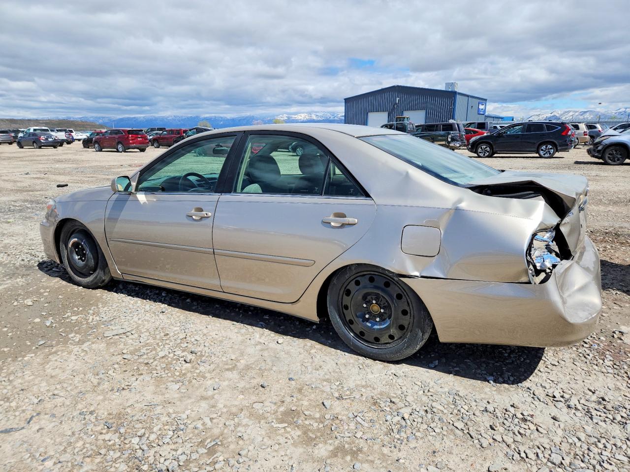 2002 TOYOTA CAMRY LE photo 3