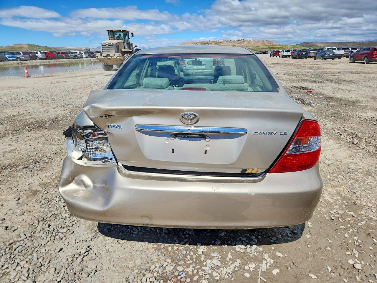 2002 TOYOTA CAMRY LE photo 11