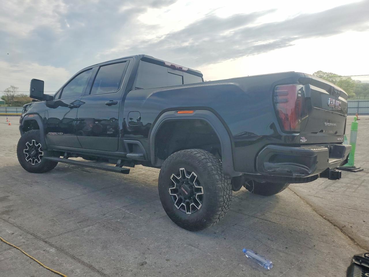 2025 GMC SIERRA2500 photo 2