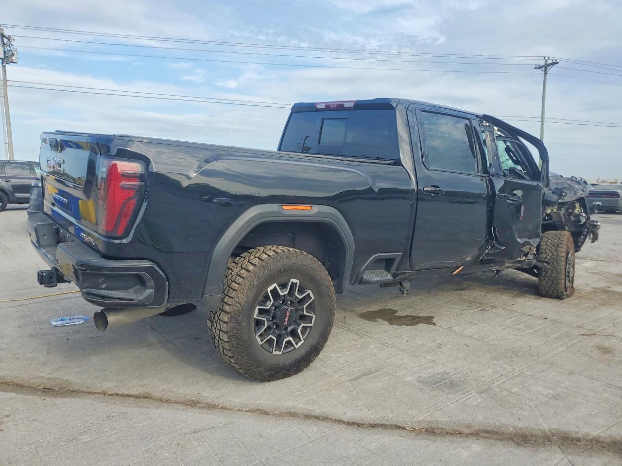 2025 GMC SIERRA2500 photo 3