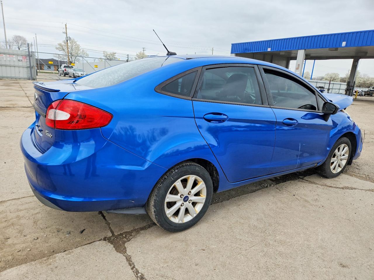 2011 FORD FIESTA SE photo 3