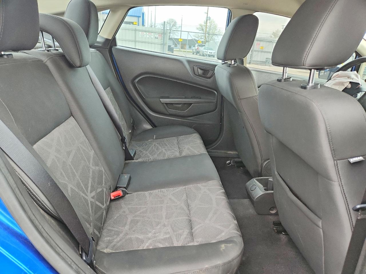 2011 FORD FIESTA SE photo 10