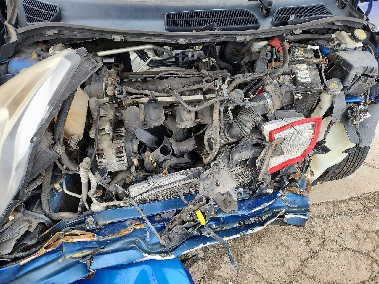 2011 FORD FIESTA SE photo 11