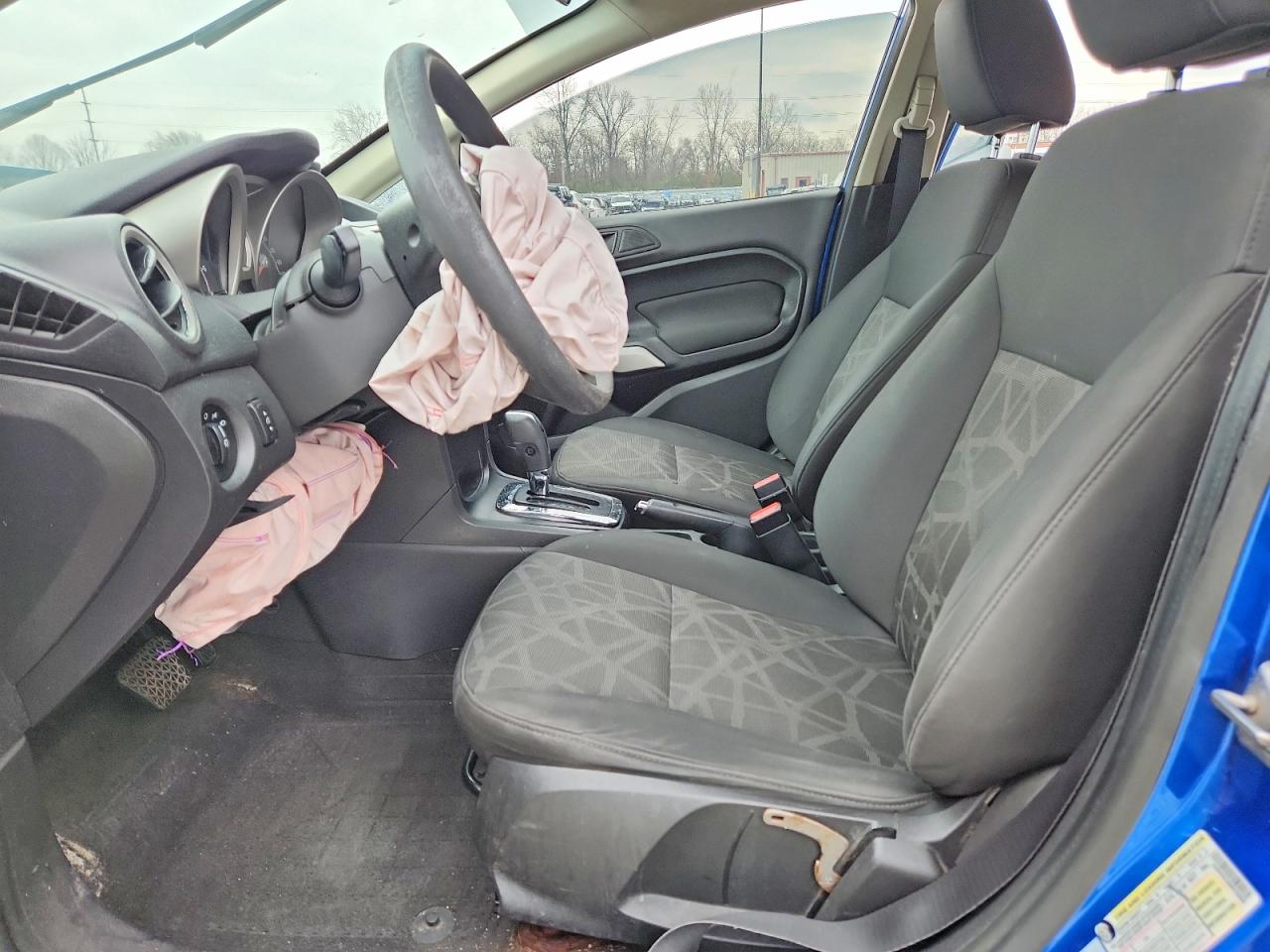2011 FORD FIESTA SE photo 7