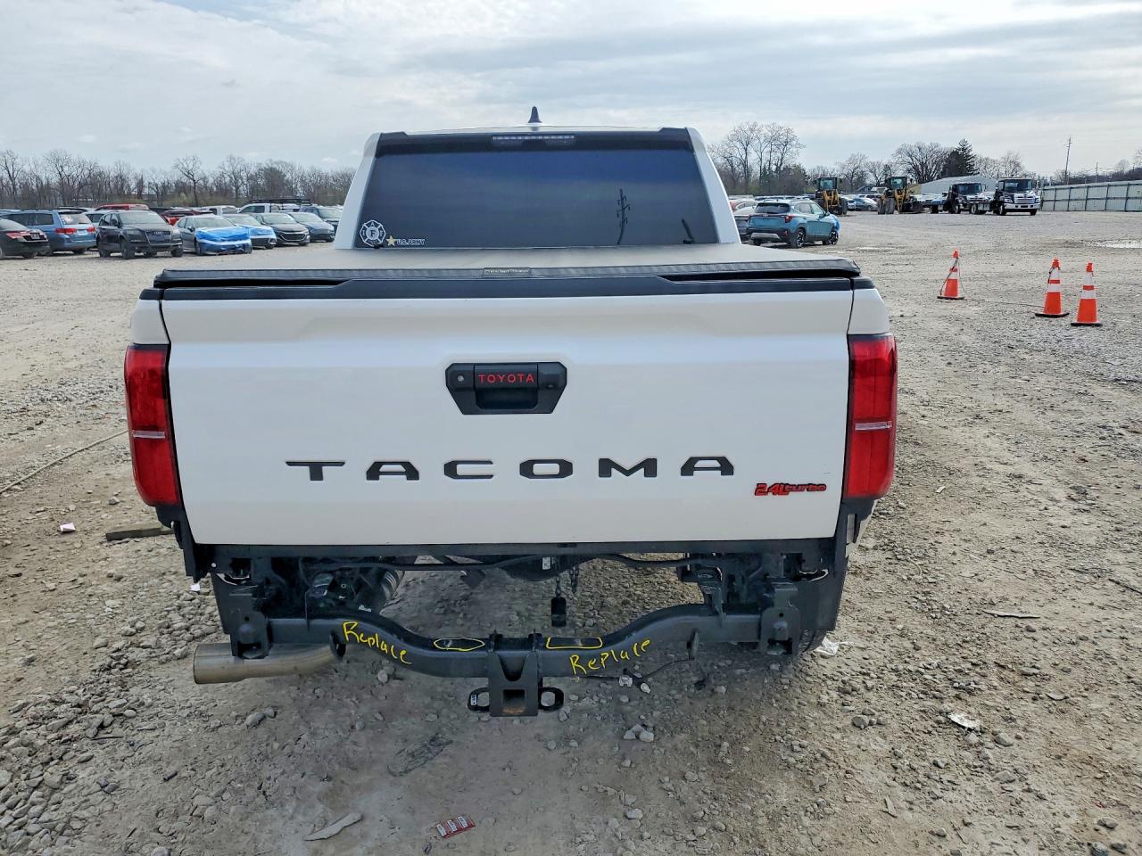 2024 TOYOTA TACOMA photo 11