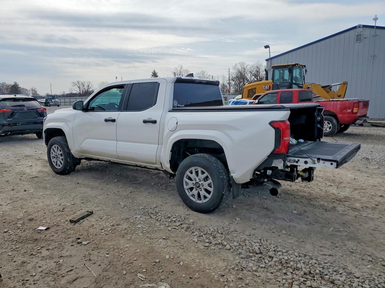 2024 TOYOTA TACOMA photo 3