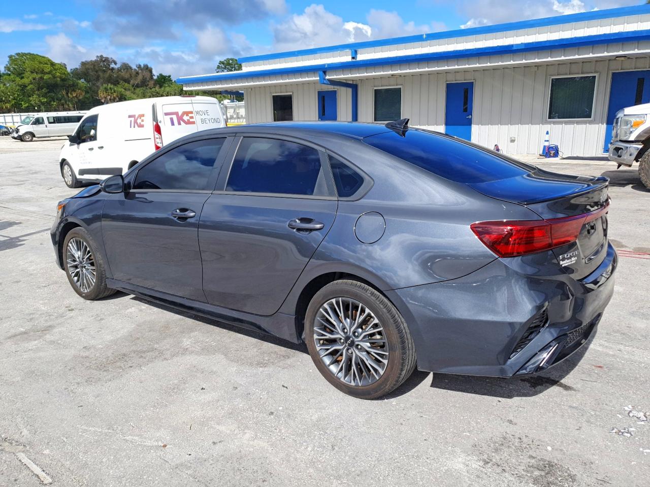 2024 KIA FORTE GT-LINE photo 2
