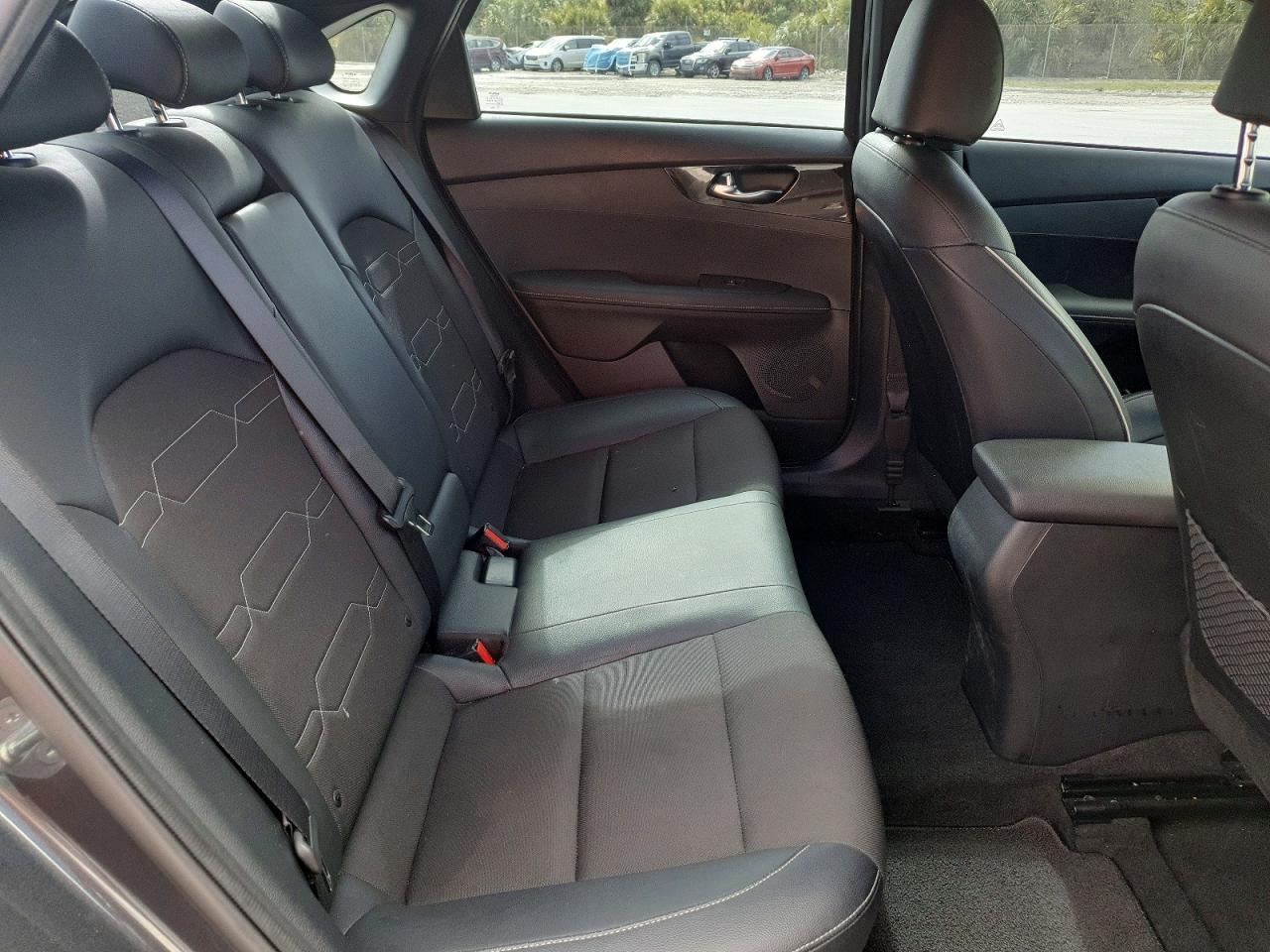 2024 KIA FORTE GT-LINE photo 10
