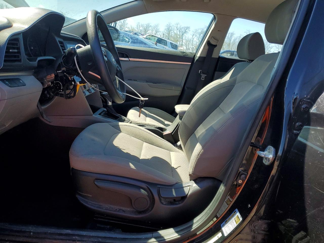 2019 HYUNDAI ELANTRA SE photo 19