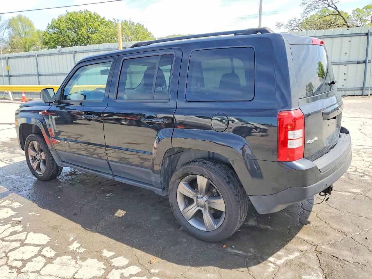 2015 JEEP PATRIOT photo 2