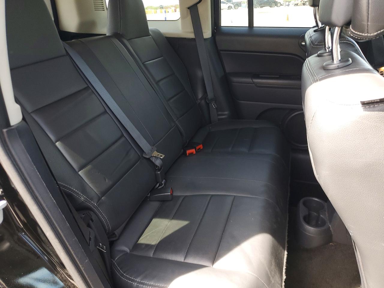 2015 JEEP PATRIOT photo 11