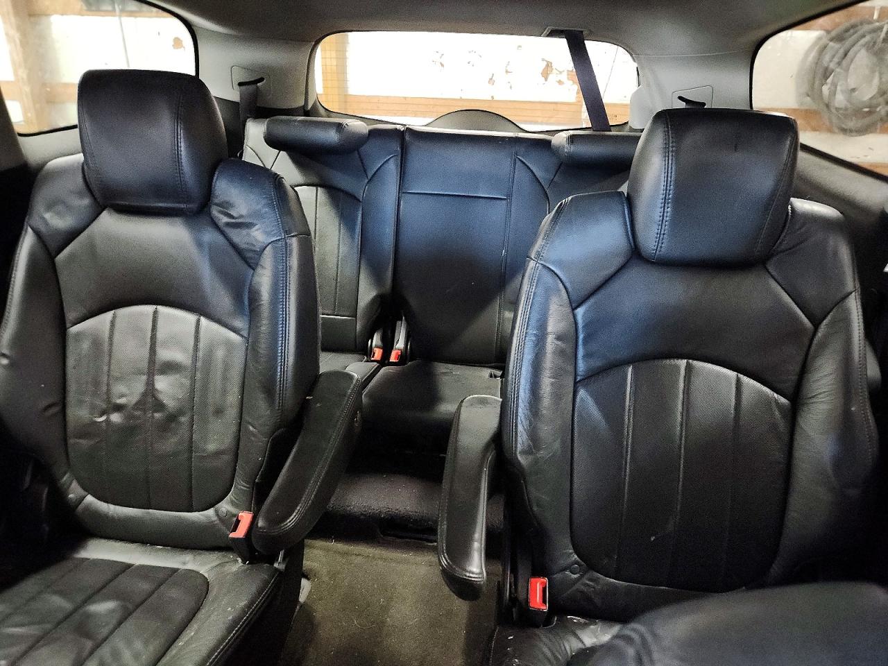 2010 BUICK ENCLAVE CXL photo 28