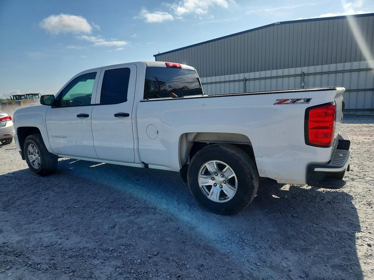 2017 CHEVROLET SILVERADO C1500 CUSTOM photo 2
