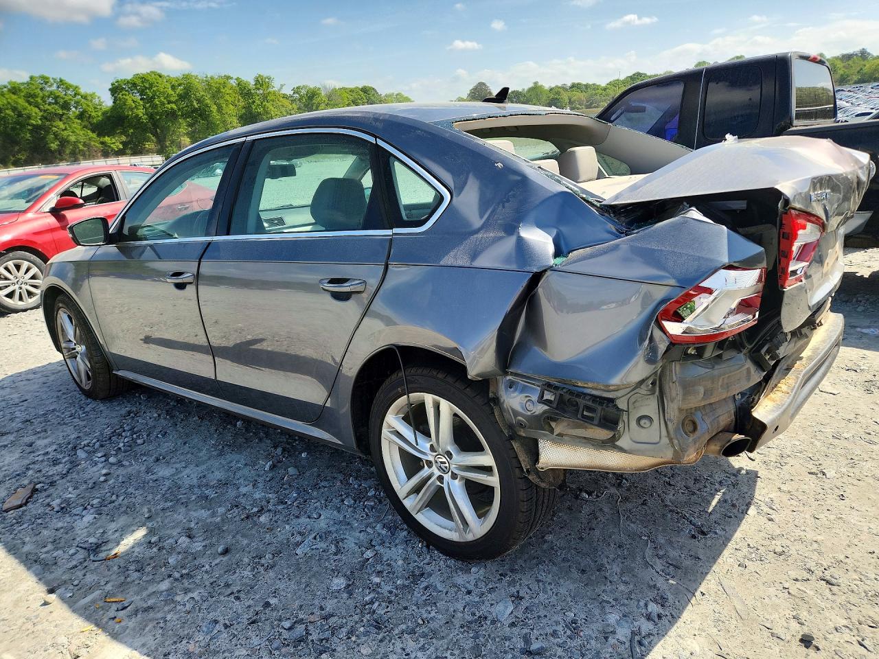2014 VOLKSWAGEN PASSAT SE photo 3