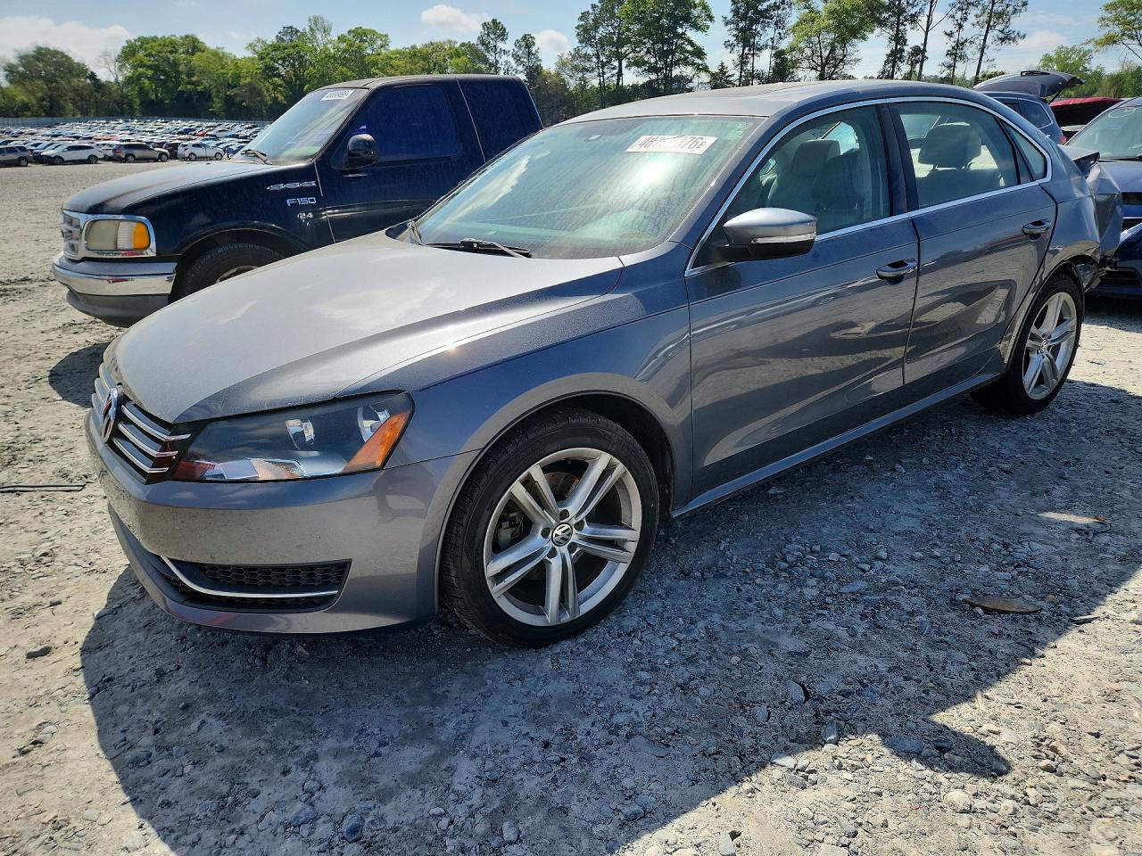 2014 VOLKSWAGEN PASSAT