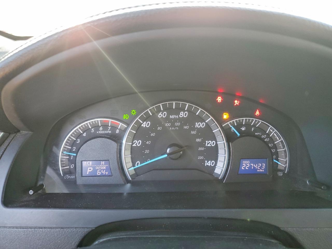 2012 TOYOTA CAMRY SE photo 17