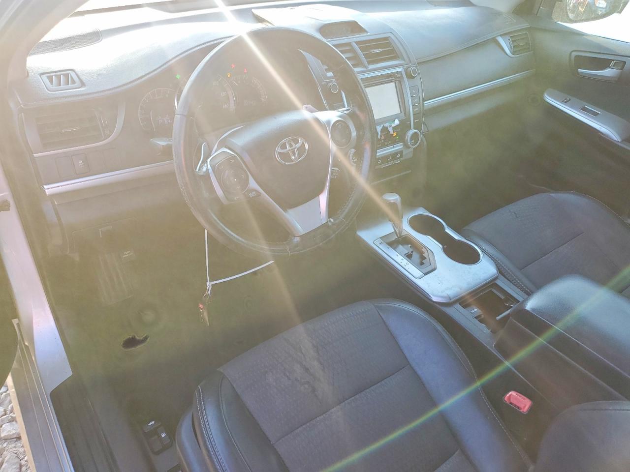 2012 TOYOTA CAMRY SE photo 15