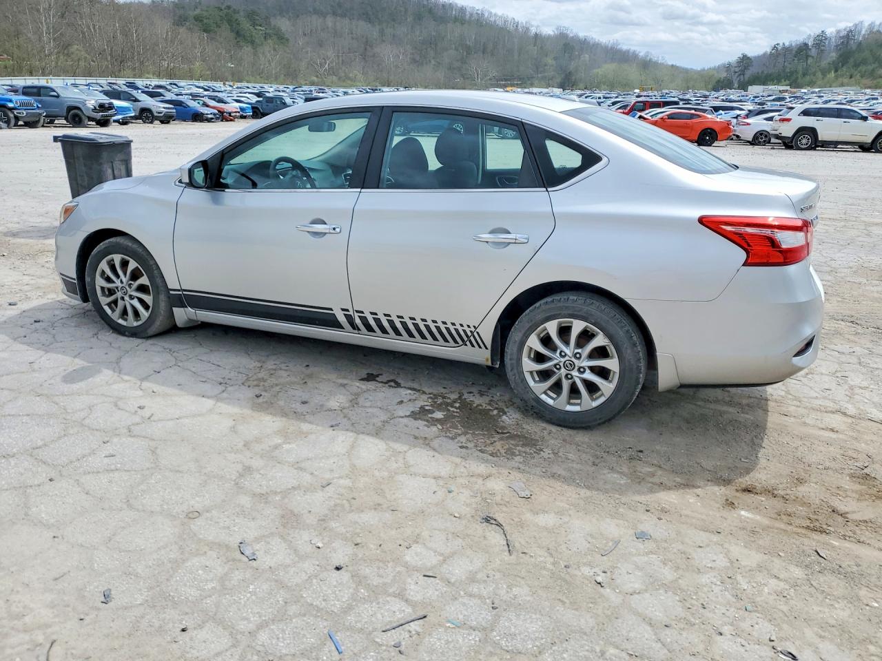 2016 NISSAN SENTRA SV photo 3
