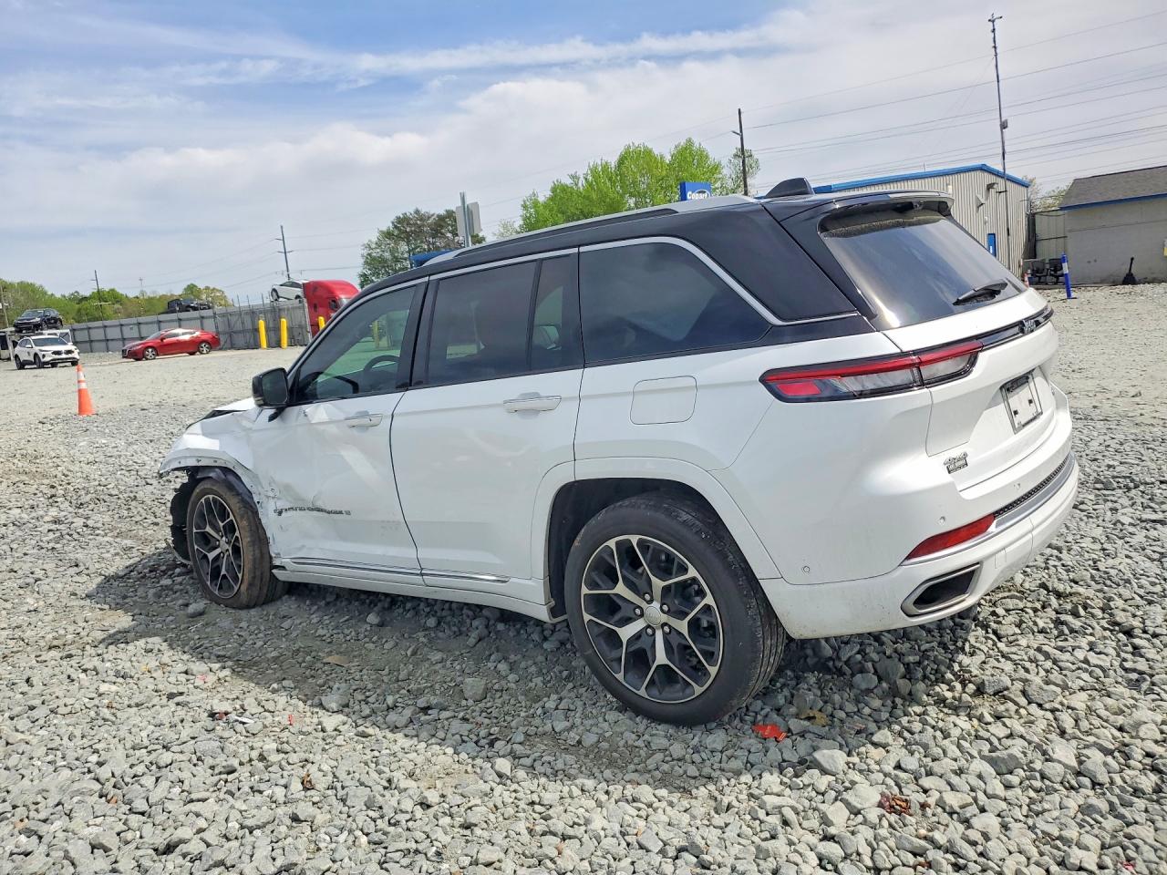 2022 JEEP GRAND CHEROKEE SUMMIT photo 3