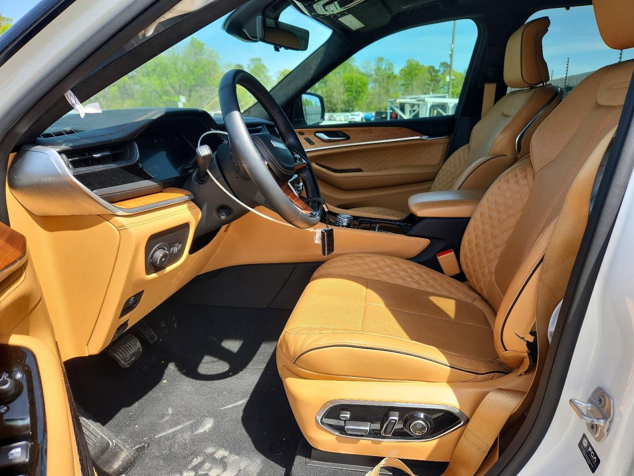 2022 JEEP GRAND CHEROKEE SUMMIT photo 13