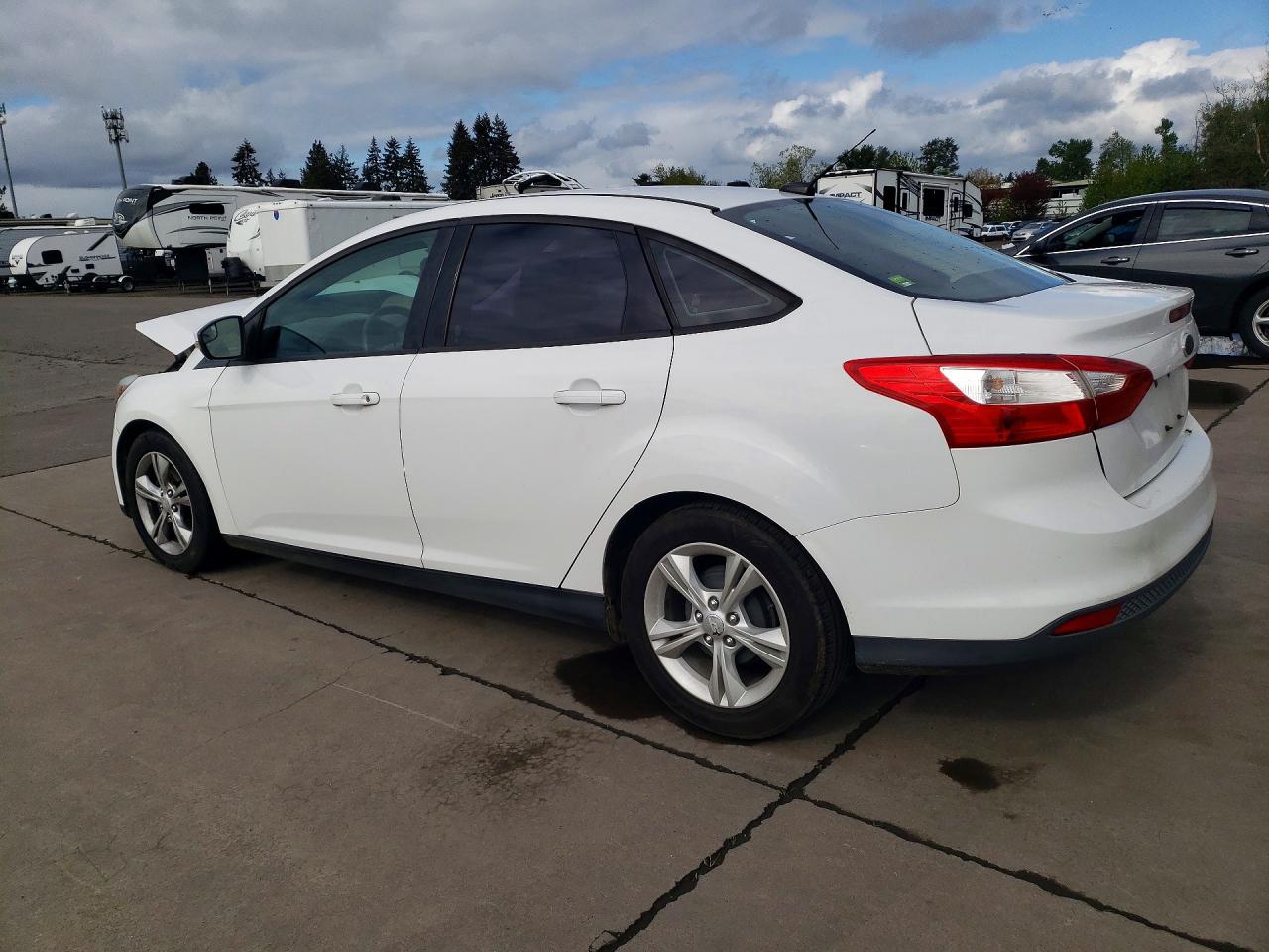 2014 FORD FOCUS SE photo 2