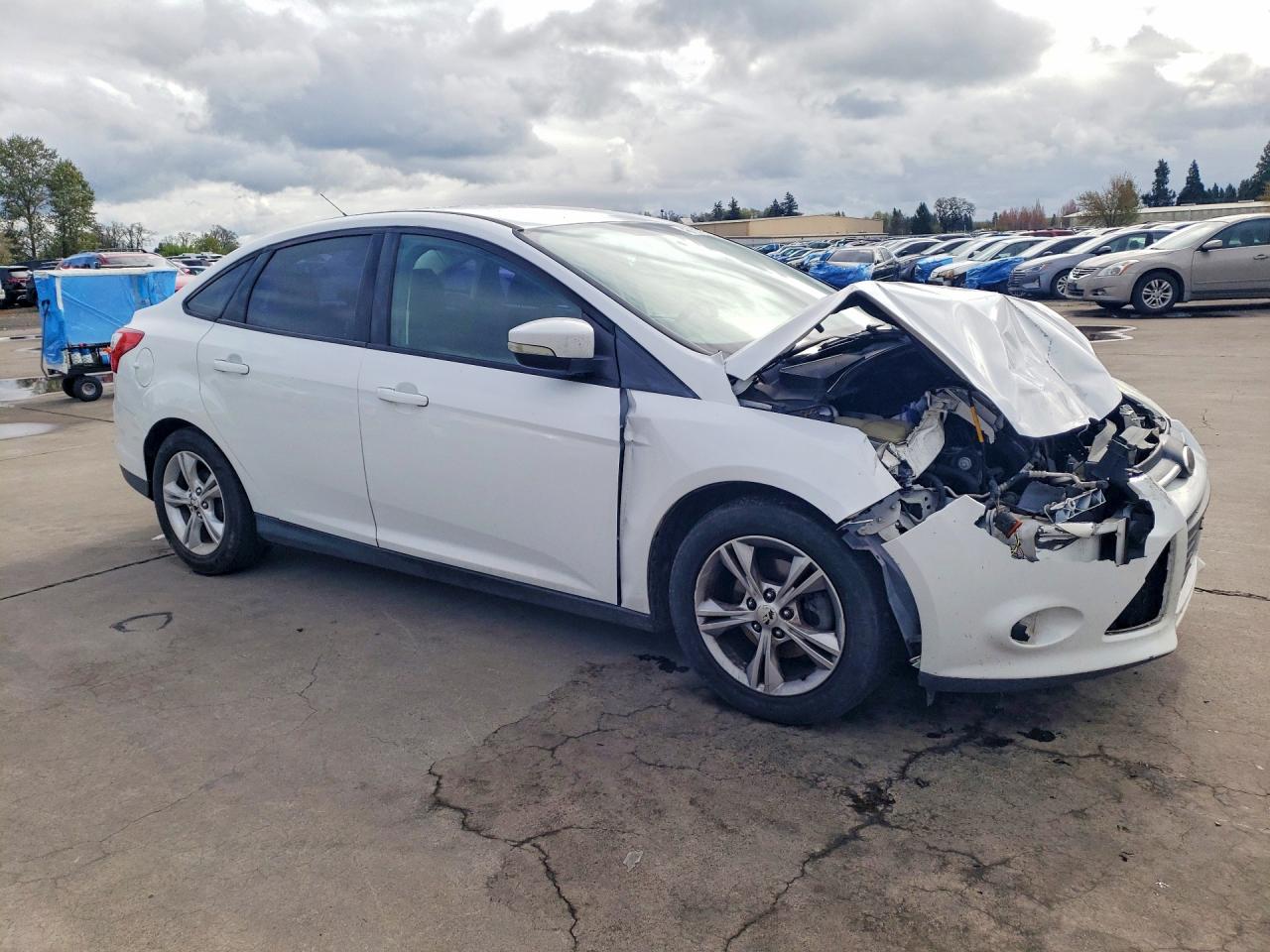 2014 FORD FOCUS SE photo 4
