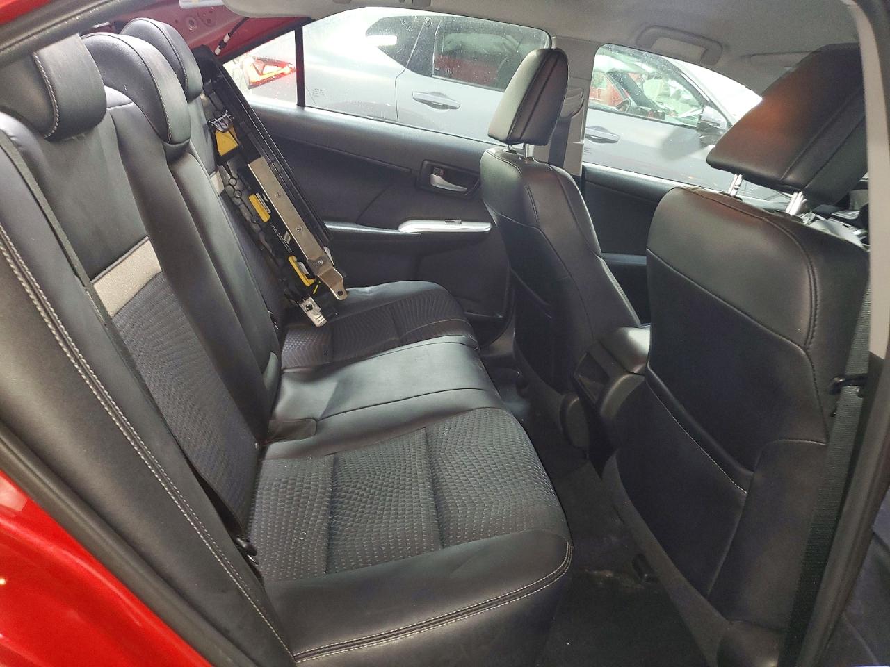 2014 TOYOTA CAMRY SE photo 19