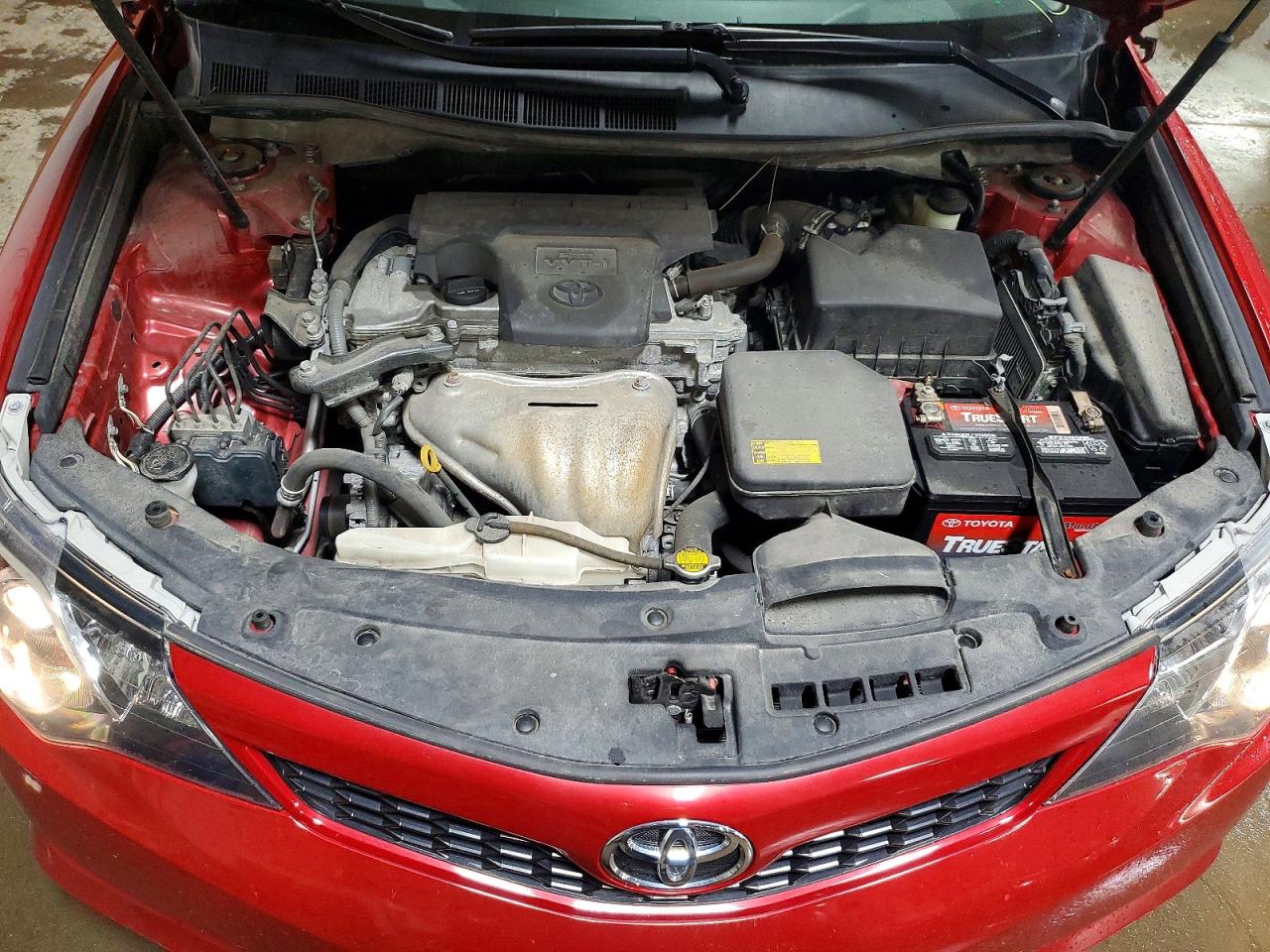 2014 TOYOTA CAMRY SE photo 21