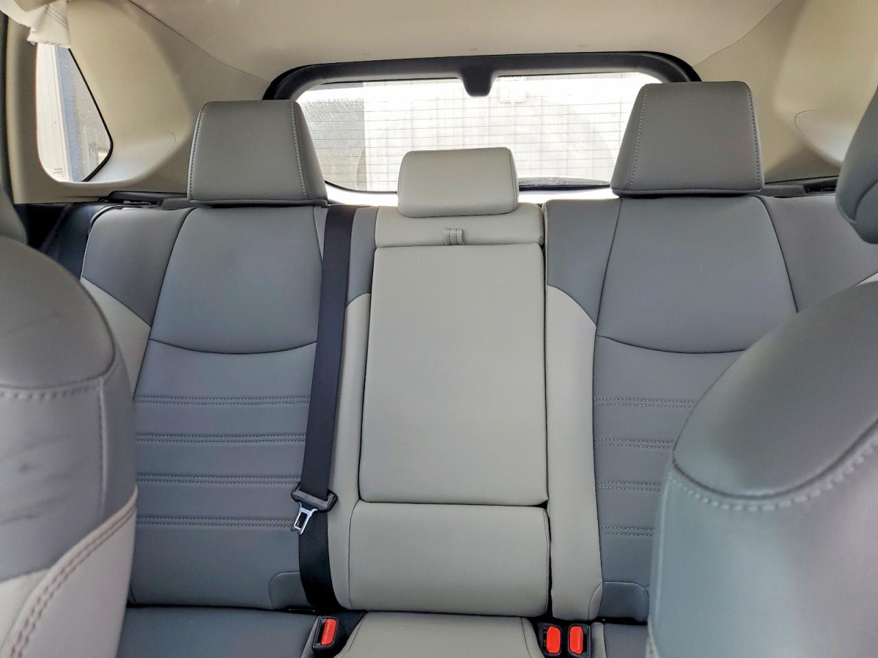 2021 TOYOTA RAV4 XLE PREMIUM photo 19