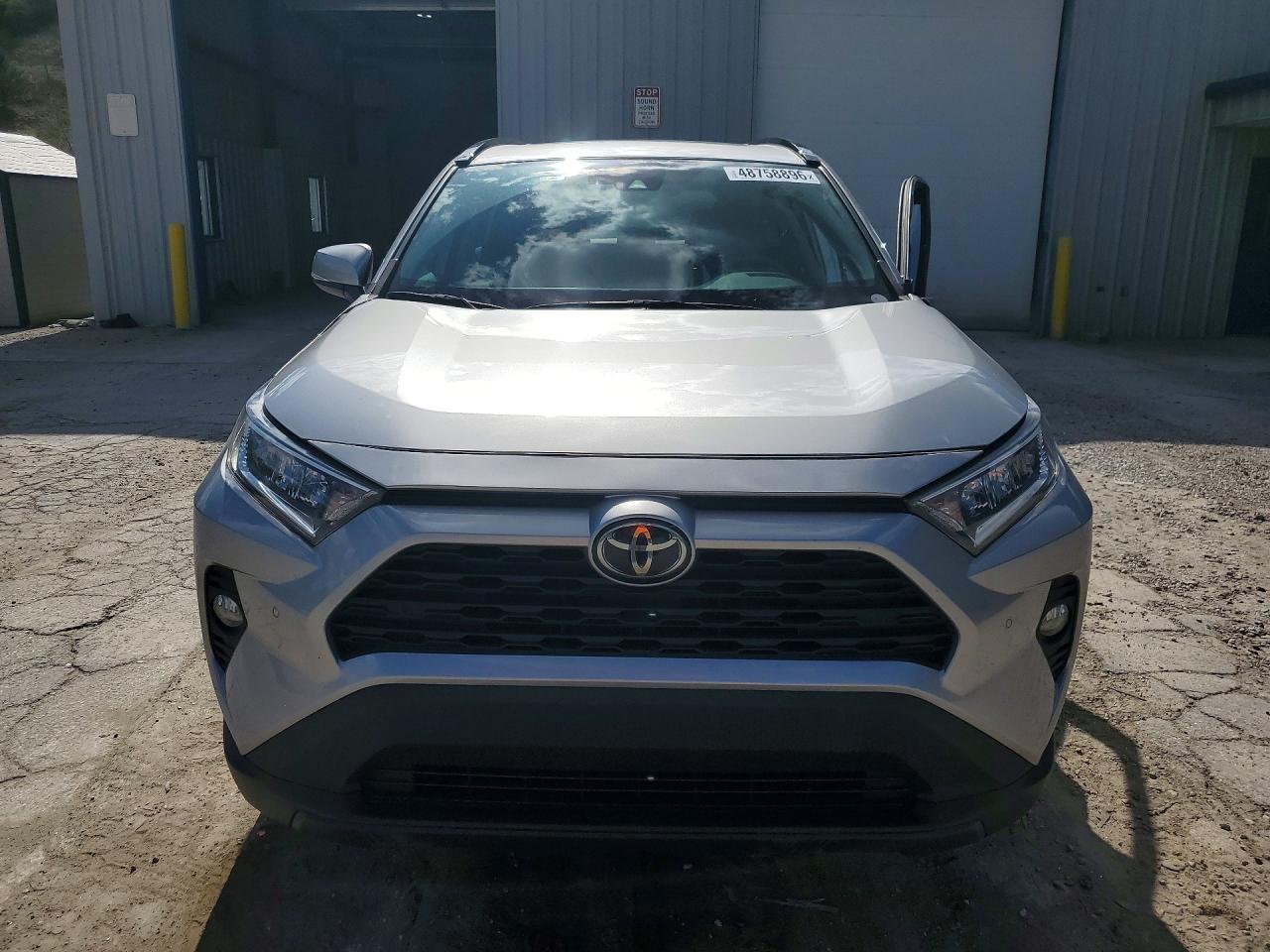 2021 TOYOTA RAV4 XLE PREMIUM photo 9