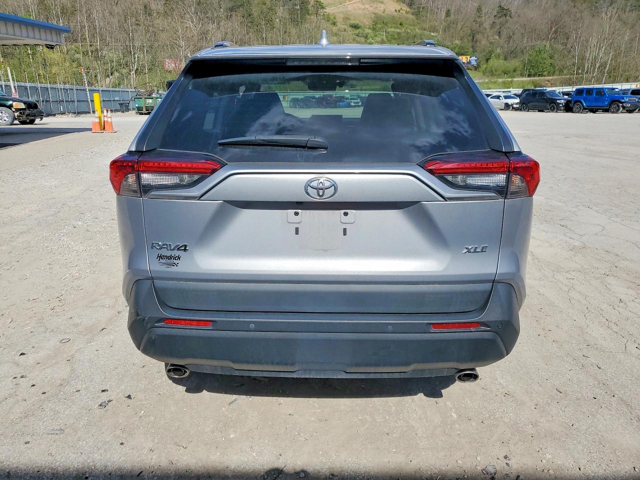 2021 TOYOTA RAV4 XLE PREMIUM photo 11