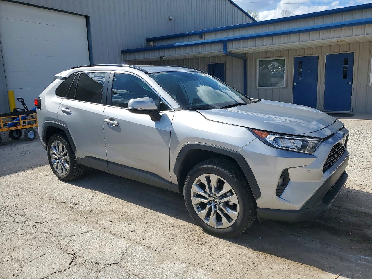 2021 TOYOTA RAV4 XLE PREMIUM photo 7
